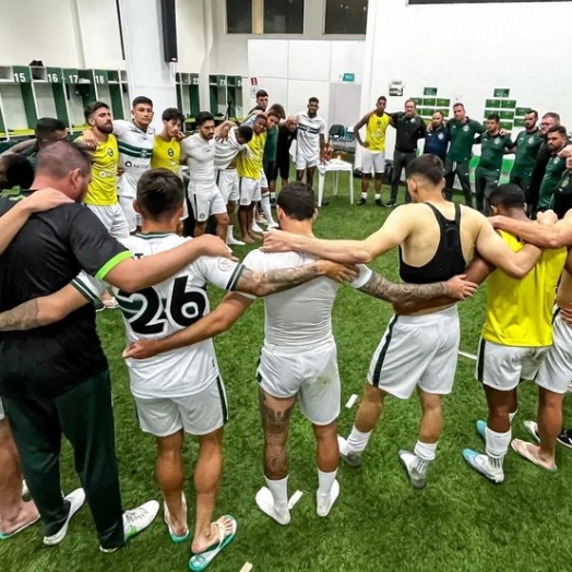 Coritiba quebra jejum de 130 dias, vence o Goiás e dá primeiro passo no Brasileirão após 13 rodadas
