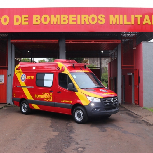 Corpo de Bombeiros de São Miguel do Iguaçu recebe nova ambulância