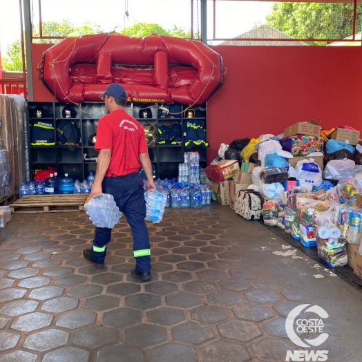 Corpo de Bombeiros do Paraná recebe doações para vítimas de enchente no Rio Grande do Sul