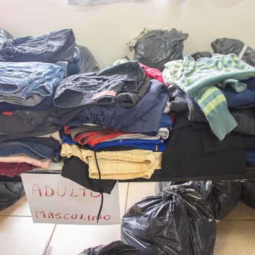 Cras recebe doações de roupas e calçados que serão repassadas para as famílias atingidas pelas chuvas