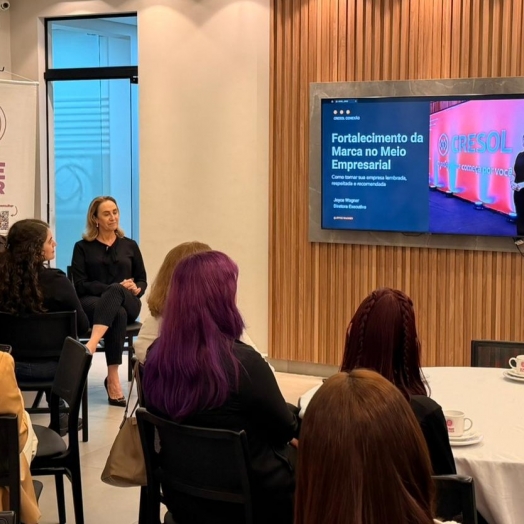 Cresol Conexão participa de encontro voltado ao empreendedorismo feminino em Medianeira (PR)