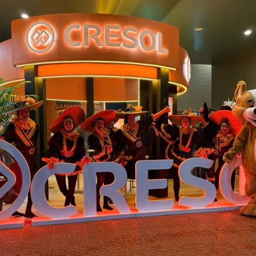 Cresol surpreende o público na abertura da Expomed 2025