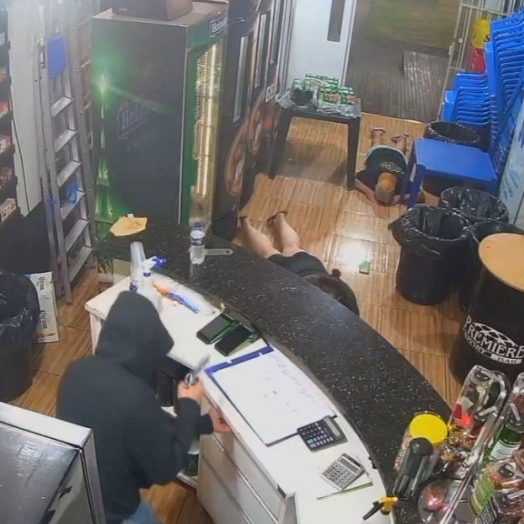 Criminosos armados efetuam disparos durante roubo em São Miguel do Iguaçu