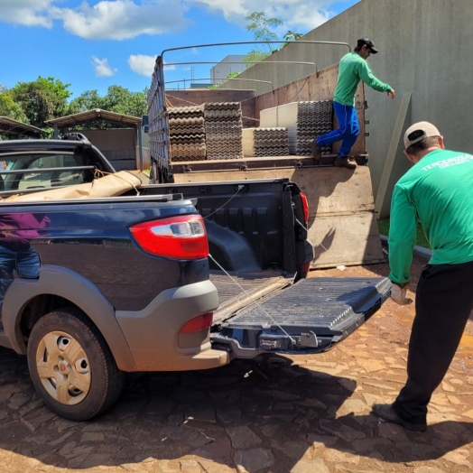 Defesa Civil inicia entrega de telhas para famílias atingidas por temporal em Santa Helena