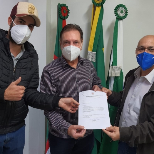 Deputado Ademir Bier entrega emendas de R$ 470 mil para Vera Cruz do Oeste