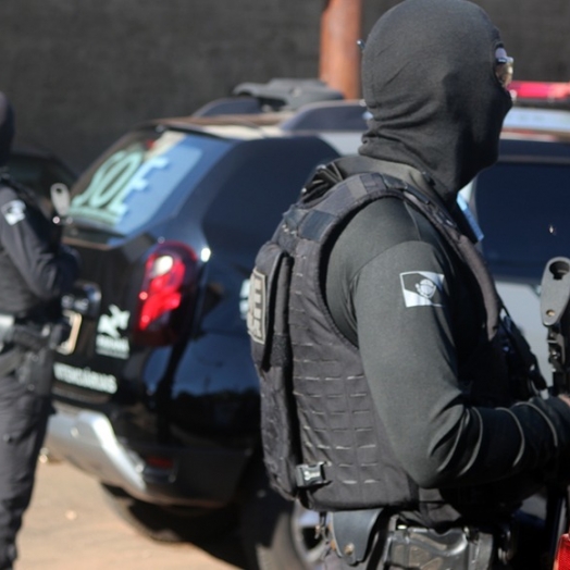 Detentos começam a ser remanejados da carceragem  de Santa Helena para a penitenciária em Foz