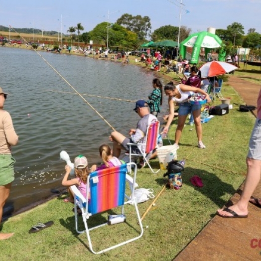 Dia das crianças em Missal foi marcado pela 6ª pesca infantil no Lago Municipal