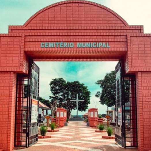 Dia de Finados: Cemitérios de Santa Helena são preparados para receber visitantes