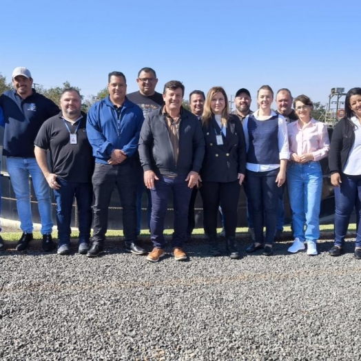 Dinho e Fabricia visitam a Estação de Tratamento de Esgoto da Sanepar em Santa Helena