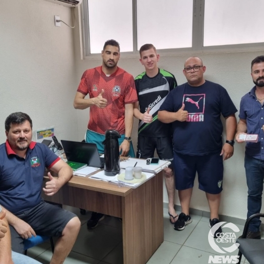 Dirigentes do Missal Futsal e Santa Helena Futsal se reúnem para discutir as finais da Série Bronze