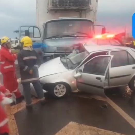 Duas pessoas morrem e criança fica gravemente ferida após colisão na BR-369, em Cascavel