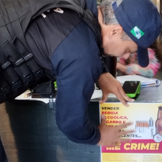 É CRIME!” – Campanha alerta comerciantes sobre a proibição da venda de álcool, cigarro e VAPE para menores em São Miguel do Iguaçu