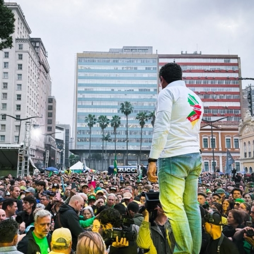 Em Porto Alegre, ao lado de Flávio, Moro diz que Brasil precisa de um presidente que respeite e valorize o Sul