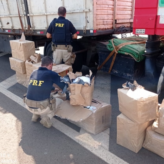 Em Santa Terezinha de Itaipu, PRF apreende 105 kg de entorpecente