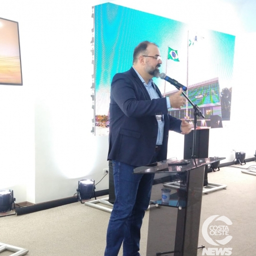 Empresário de comunicação Moacir Hanzen é homenageado em evento realizado pela AERP