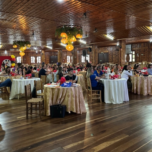 Empresários de São Miguel do Iguaçu aprendem metodologia Disney para atendimento