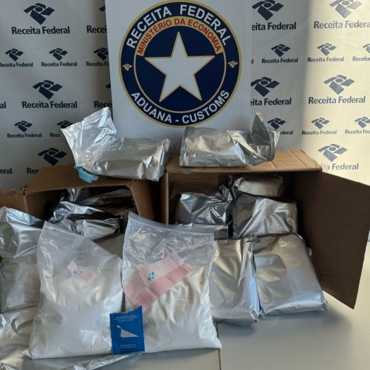 Equipe da Receita Federal em Guaíra apreende 130 kg de substância análoga à maconha