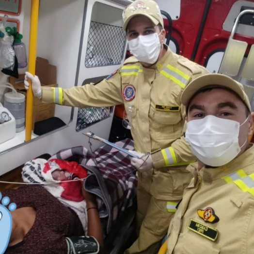 Equipe do Corpo de Bombeiros realiza atendimento de parto em São Miguel do Iguaçu
