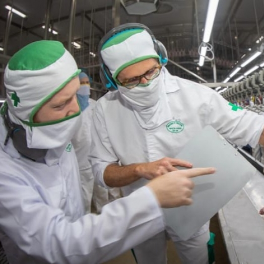 Equipe do Mapa visita estabelecimentos exportadores no Paraná