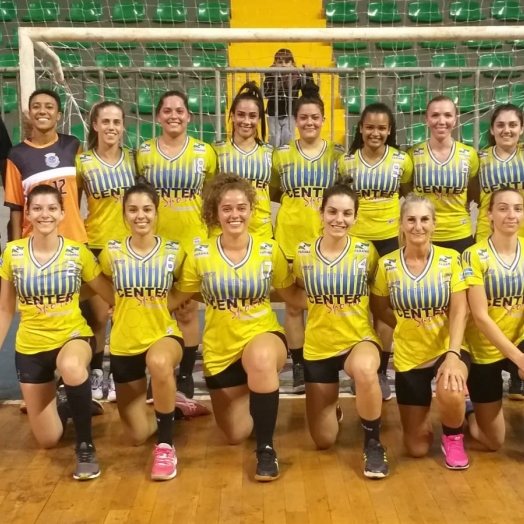 Equipes de Handebol de Santa Helena participam de jogos preparatórios