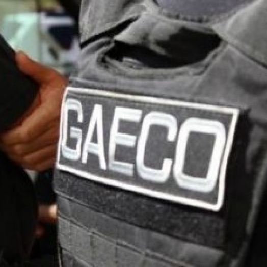 Equipes do Gaeco cumprem mandados de busca e apreensão na prefeitura e empresas de Foz do Iguaçu