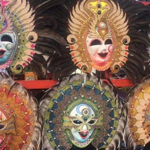 Esconder-se em máscaras