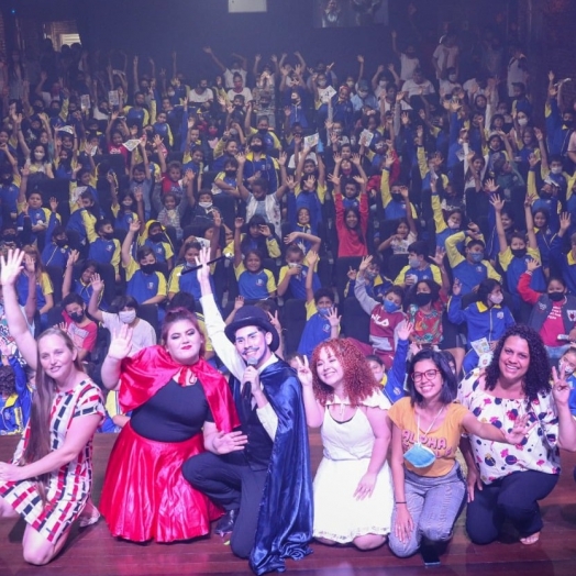 Espetáculos de teatro são realizados em campanha anti-bullying em Guaíra