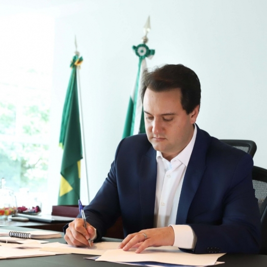 Estado anuncia redução do ICMS sobre gasolina e energia elétrica de 29% para 18%