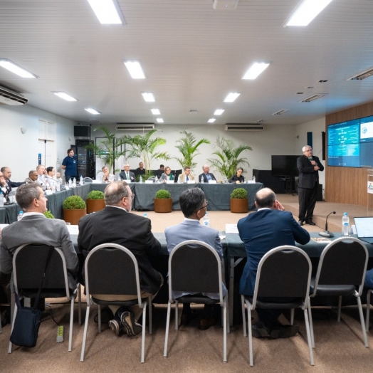 Evento na Itaipu reúne especialistas do setor elétrico de 14 países