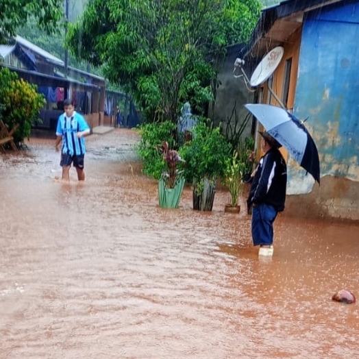 Excesso de chuva causa transtornos na periferia de Medianeira