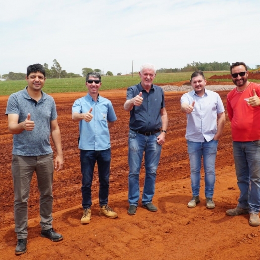 Executivo de Guaíra apoia abertura de empresa