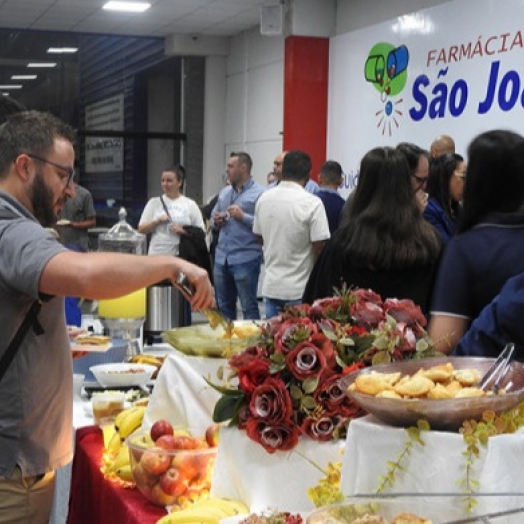 Farmácias São João promove: café com Paulo Vieira