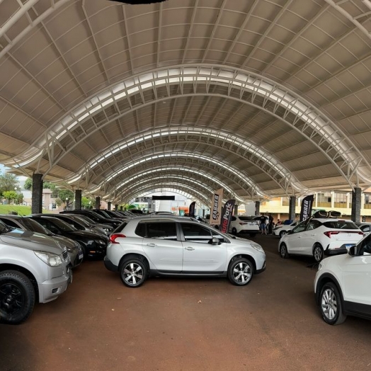 Feira de veículos movimenta São Miguel do Iguaçu com mais de 100 opções à venda