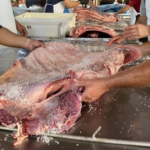 Festa do Trabalhador de Cascavel assa mais de 15 toneladas de carne nesta quarta (1º)