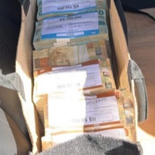 FICCO/PR  realiza prisão em flagrante e apreensão de um milhão de reais em espécie