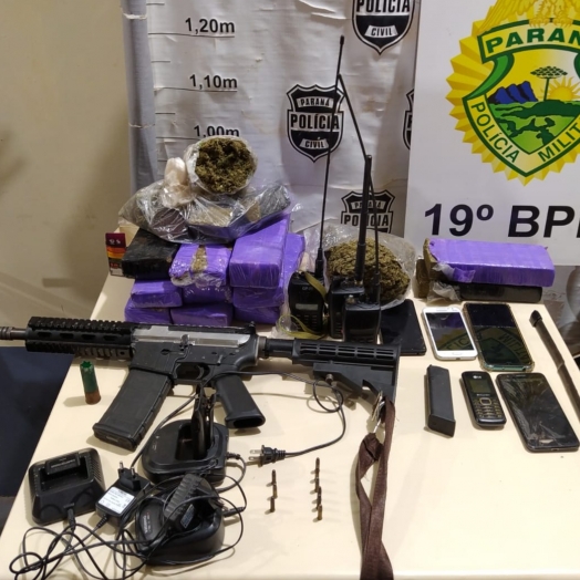 Forças de segurança prendem quatro pessoas, drogas e arma em Santa Helena