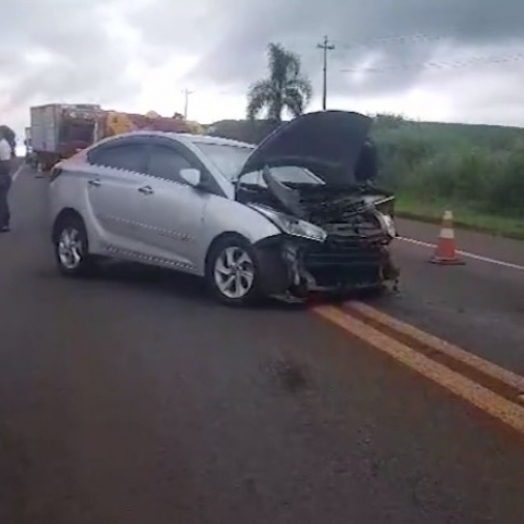 Forte colisão deixa sete vítimas feridas na BR-277, em Cascavel