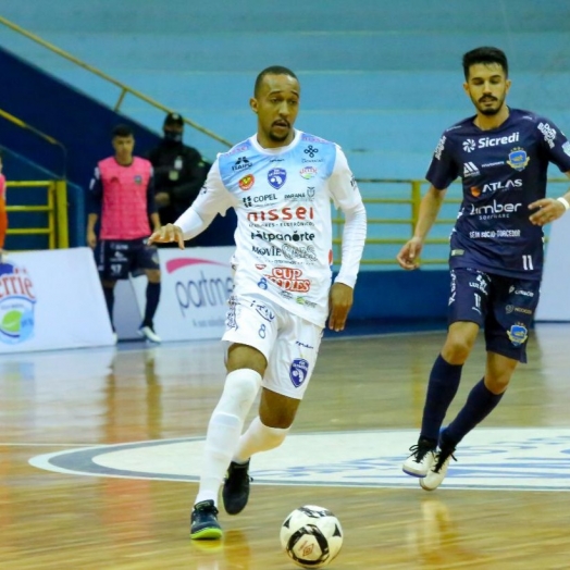 Foz Cataratas Poker Futsal joga em Pato Branco nesta segunda-feira