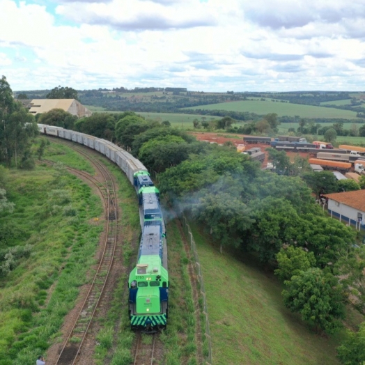 Foz consolida hub logístico com chegada de ramal da Ferroeste