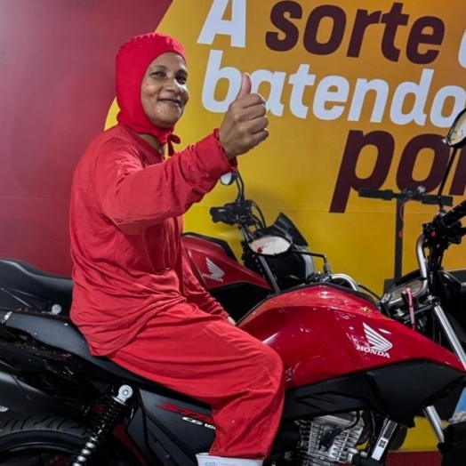 Friella sorteia motocicletas 0km em comemoração ao Dia do Trabalhador