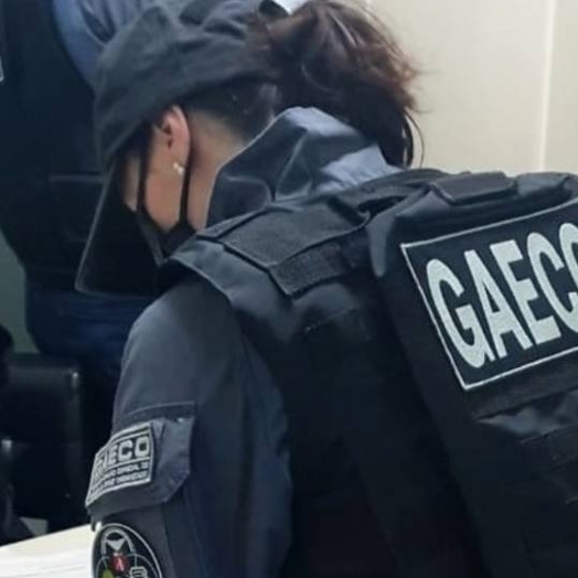 Gaeco cumpre ordens de busca e apreensão em Foz e São Miguel do Iguaçu em ação que investiga suposto pedido de propina por policial