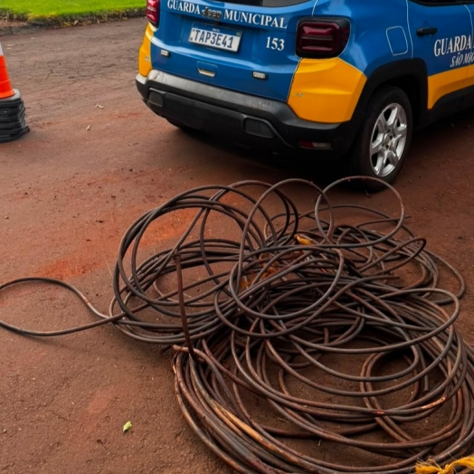 GM de São MIguel do Iguaçu prende dois em flagrante e recupera 230 kg de cabos de energia furtados