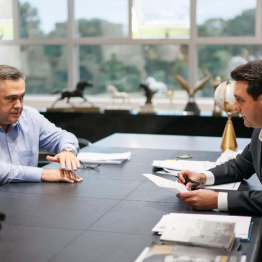 Governador autoriza concurso para 625 profissionais e anuncia promoção de servidores da Saúde