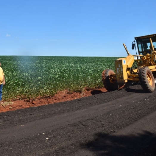 Governo de São Miguel do Iguaçu inicia recuperação das ruas da Vila Rural com fresado de asfalto