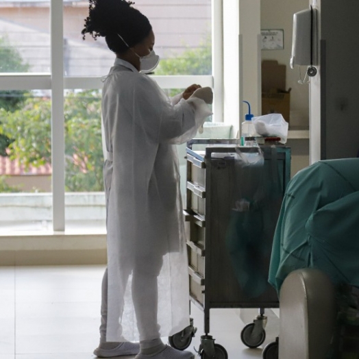 Governo do Paraná inicia pagamento do piso nacional da enfermagem