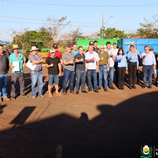 Governo Municipal entrega equipamentos agrícolas para Associações de Moradores de Serranópolis do Iguaçu