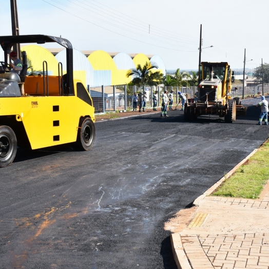 Governo Municipal inicia mais uma etapa de recapeamento asfáltico no Parque Industrial