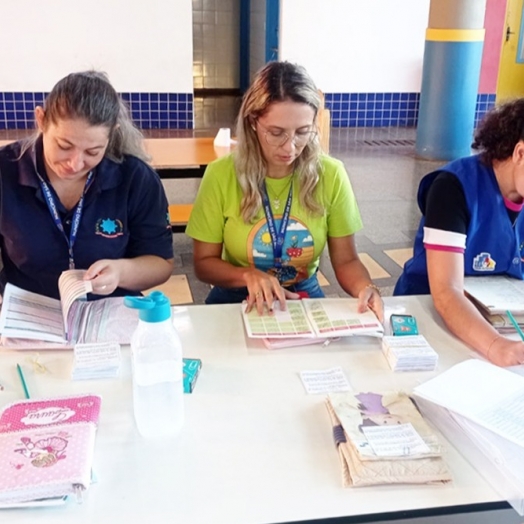 Governo Municipal inicia visita aos CMEI’s para verificar cadernetas de vacinação das crianças