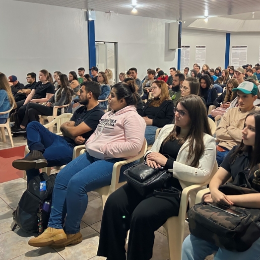 Grupo de Estudos de Animais Silvestres da Faculdade UNIGUAÇU recebe o Médico Veterinário Especialista Ewerton Luiz de Lima