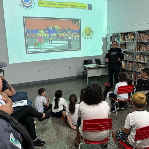 Guarda Municipal conscientiza alunos sobre segurança no trânsito em São Miguel do Iguaçu